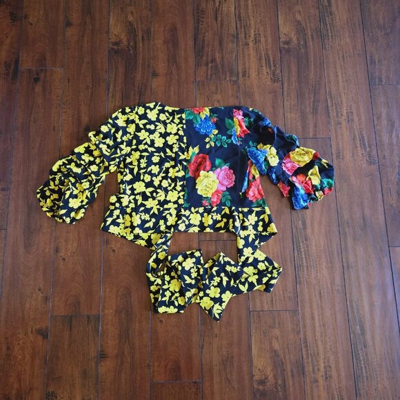 Alice + Olivia Dominica Floral Reversible Tuck-Sleeve Wrap Top Size Medium - Picture 10 of 16
